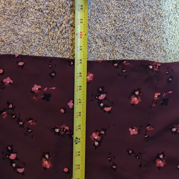 Attention Blouse, Maroon With Flowers, Size 3X - Picture 7 of 8